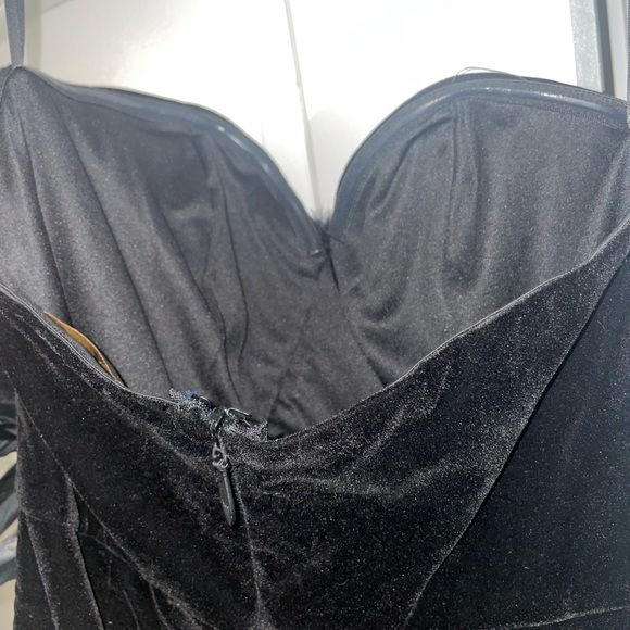 Fashion Nova Jacqueline Asymmetrical Velvet Dress Women’s size Small - Picture 13 of 13